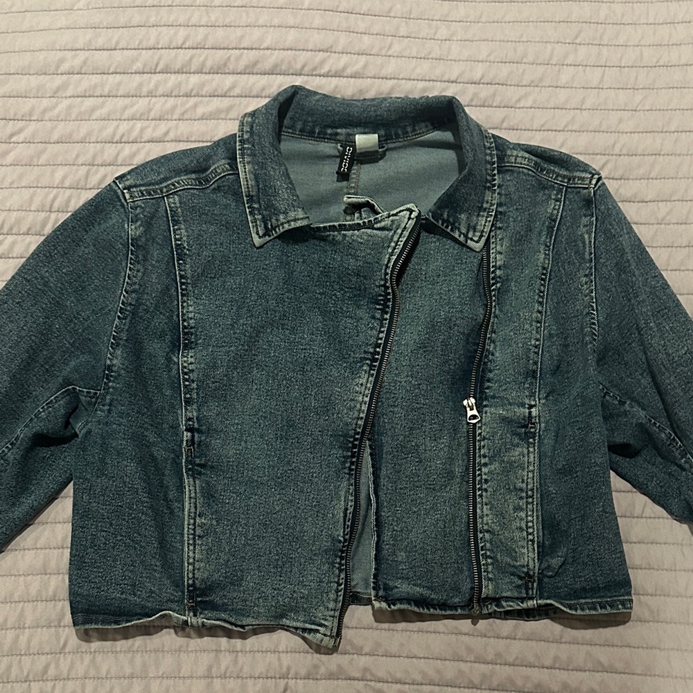 H&M Cropped Denim Jacket